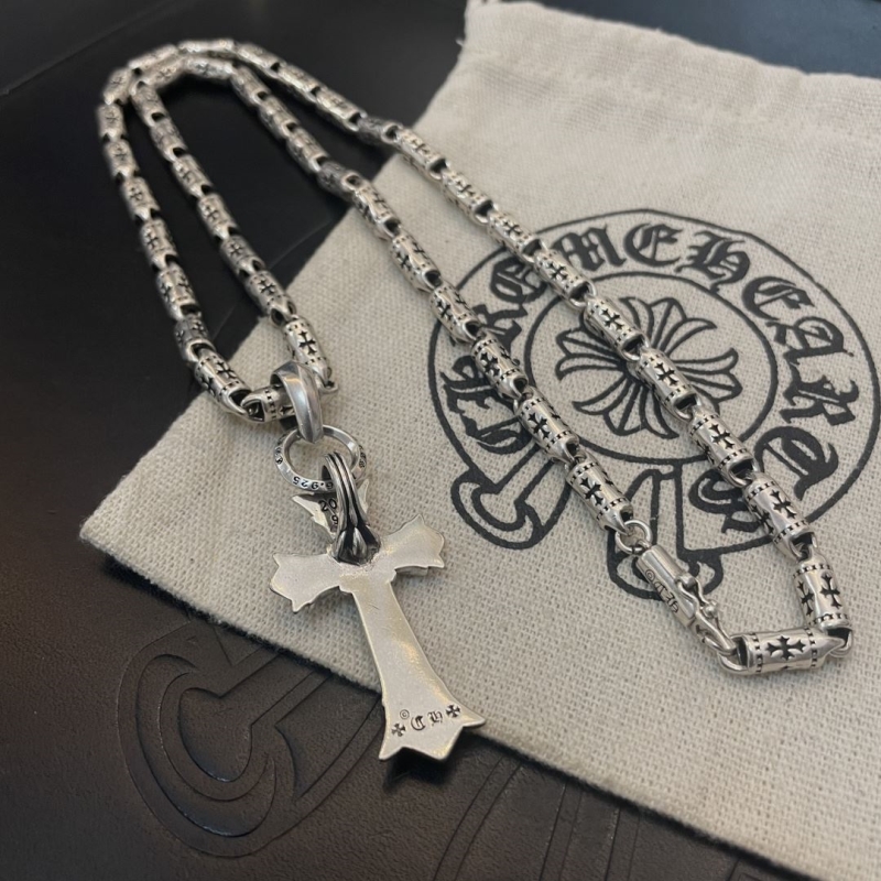 Ch*0me He**ts necklaces